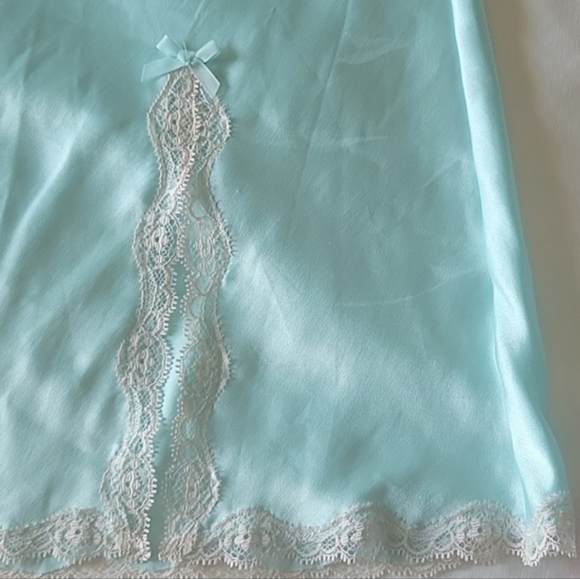 Victoria’s Secret Satin And Lace Sleepwear Chemise - Picture 3 of 6